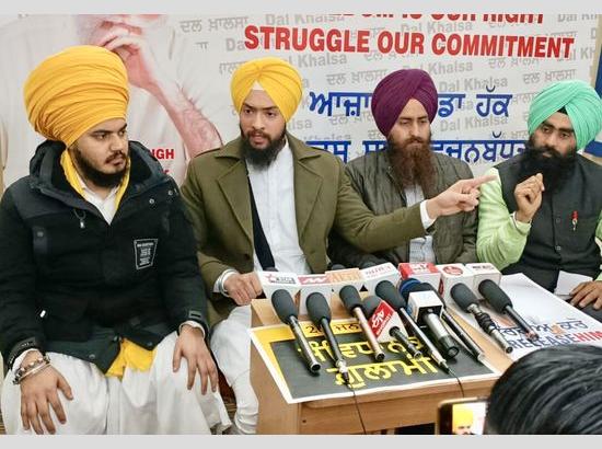 Sikh organisations put Kejriwal in Dock on release of prisoner Prof Bhullar ( Watch Video of Protest ) 