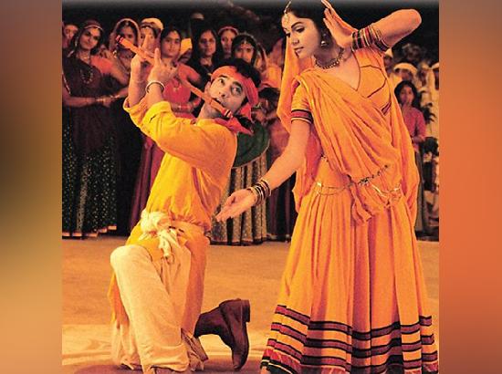 'Radha Kaise Na Jale' to 'Maiyya Yashoda', Best Bollywood songs for a festive spirit on Ja