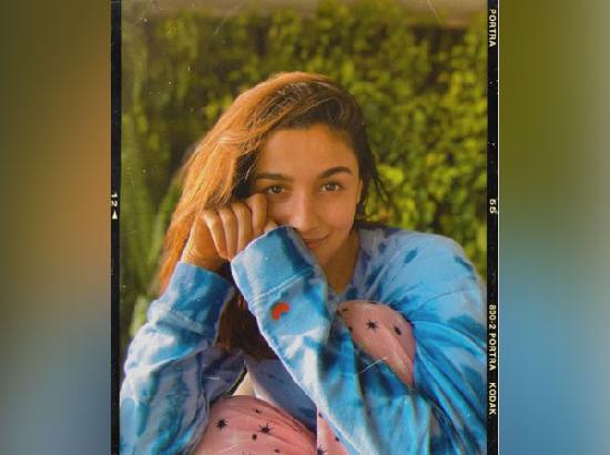 Alia Bhatt tests negative for COVID-19, shares a beautiful sun-kissed picture