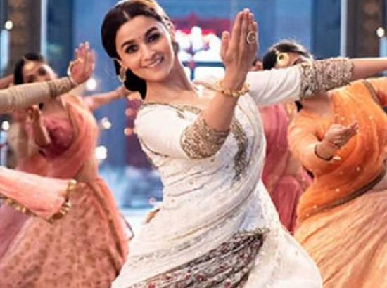 Alia Bhatt's 'Ghar More Pardesiya' song from 'Kalank' gets a special mention from The Acad