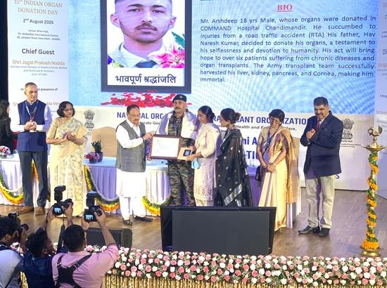  Union Minister JP Nadda honours Ropar family for organ donation of brain-dead son