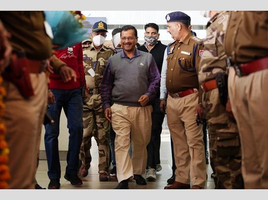 Kejriwal visits ECI, accuses BJP candidates of distributing money, goods in New Delhi constituency