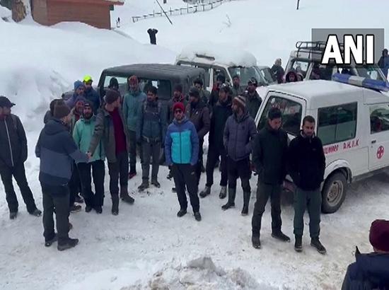 J-K: Skiers trapped in Gulmarg after avalanche
