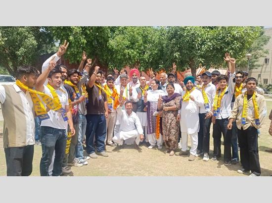 Chandigarh: Youths from several wards join AAP 