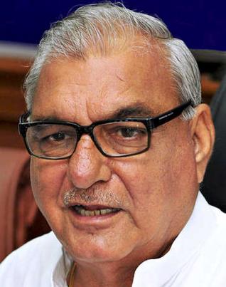 Shoes thrown at former Haryana CM in Rohtak
