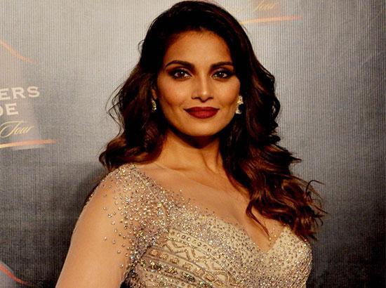 Bipasha Basu reminisces playing double role as 'Dhoom2' clocks 14 years