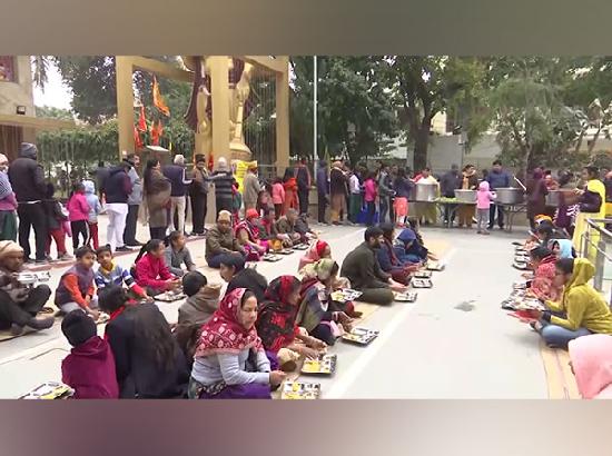 Devotees in Chandigarh celebrate Ram Lalla's Pran Pratishtha by organising community feast