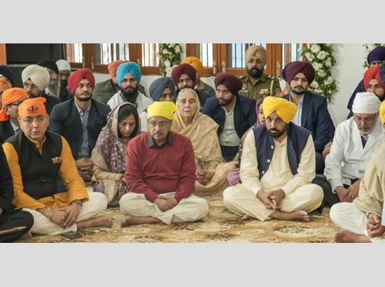 CM Mann, Kejriwal join Sangat to pray for progress of state and prosperity of Punjabis