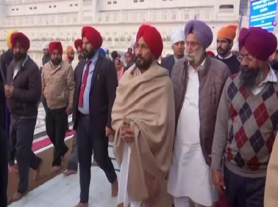 Day after sacrilege attempt, Punjab CM Channi visits Golden Temple (Watch Video) 