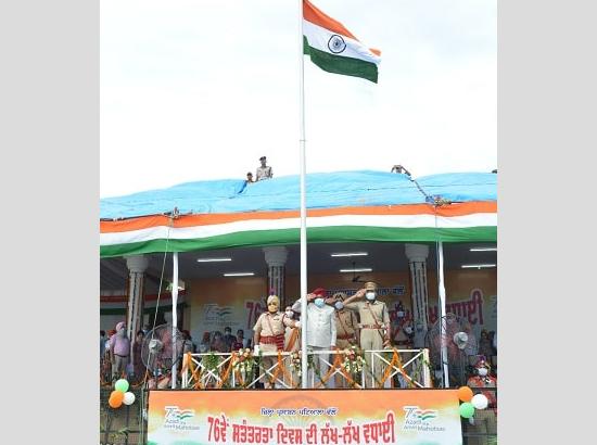 Finance Minister Cheema hoists Tricolor at Patiala (View Pics) 