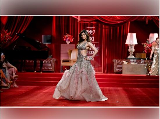 Shilpa Shetty leaves audience stunned as she walks for Dolly J at Indian Couture Week
