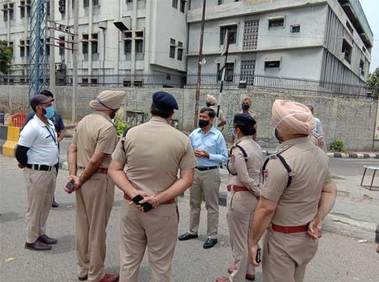 DGP visits Ludhiana to take stock of COVID-19 situation, Reviews police arrangements 