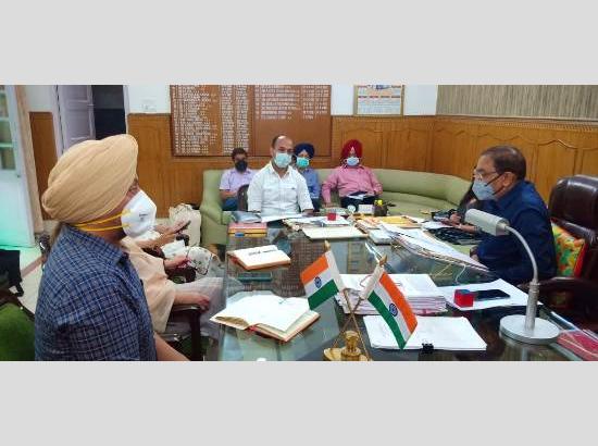 Patiala: Divisional Commissioner reviews COVID arrangements and vaccination drive
