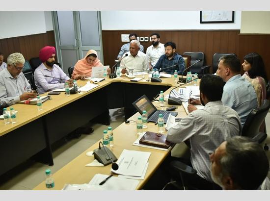 Dr.Ravjot Singh urges special efforts to keep Punjab's cities garbage-free