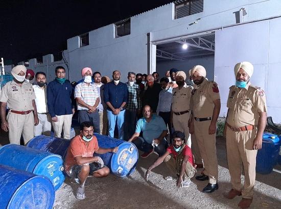 Excise team from Mohali seizes big haul of 5500 litres of illicit spirit 