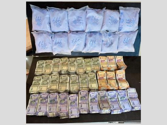 12 Kg heroin, Rs 19.3 lakh seized in Punjab's Gurdaspur, 2 drug peddlers held  
