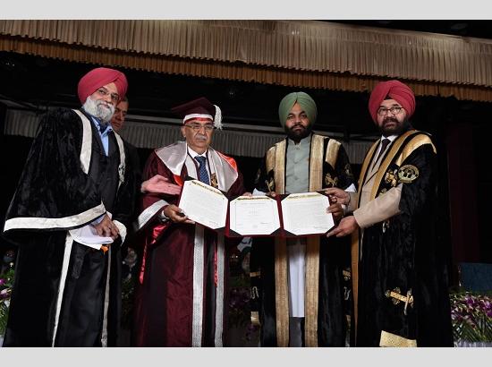  Dr. TS Kler & Arpana Caur conferred honorary degree Honoris Causa by GNDU ( Watch Video ) 