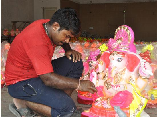 Ganesh Chaturthi: Eco-friendly earthen idols of Ganpati in demand

