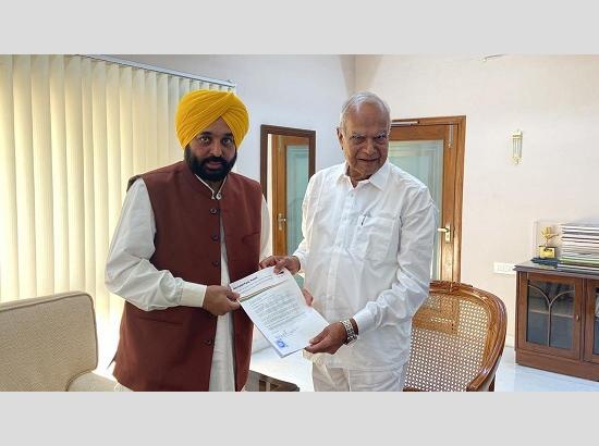 Punjab Governor again writes to CM Mann, asks him to read provisions of Constitution (Watch Video) 