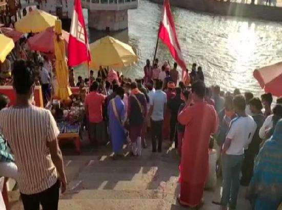 'Symbolic Snan' allowed on Guru Purnima, devotees need negative COVID report to enter Haridwar