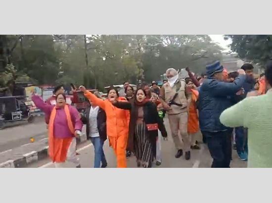 Patiala: Hindu outfits take out protest march against sacrilege attempt at historic Kali Temple (Watch Video) 