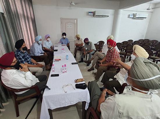 Retired IAS/ Army officers' Forum Comes in Support of the Kisan Parliament, ready for open debate on Agri Acts