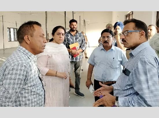 Addl CEO Punjab visits Fazilka, reviews counting arrangements