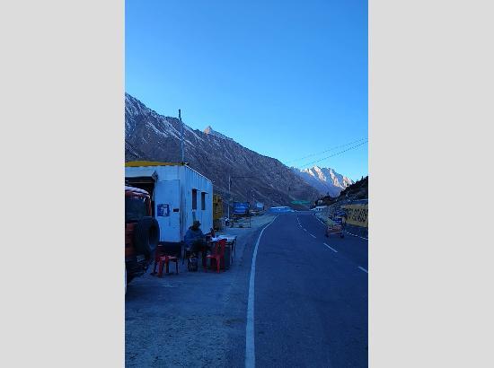 Manali-Leh road closed for traffic