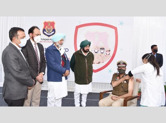 Captain Amarinder Singh launches COVID vaccination drive for Punjab Police personnel ( Watch Video)

