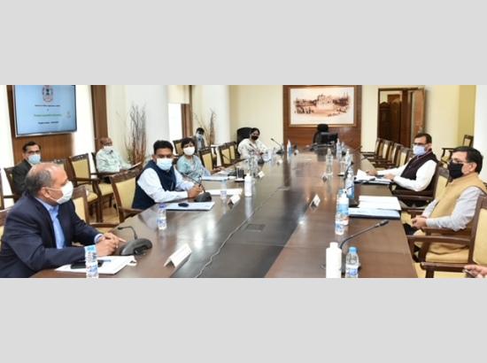 Chief Secretary reviews the progress of ‘paperless working’ , recruitment of IT professionals

