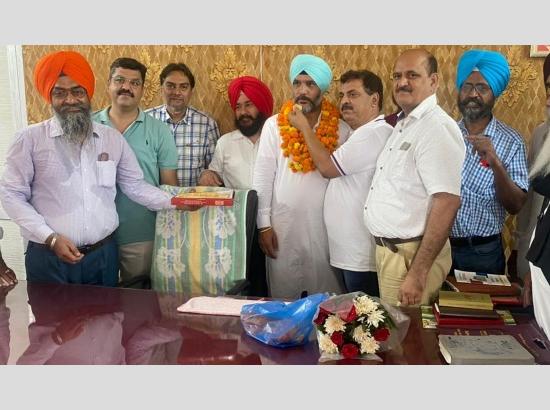 SWA-TA  honour MLA Dahiya for lions' share in budget for SBS State University