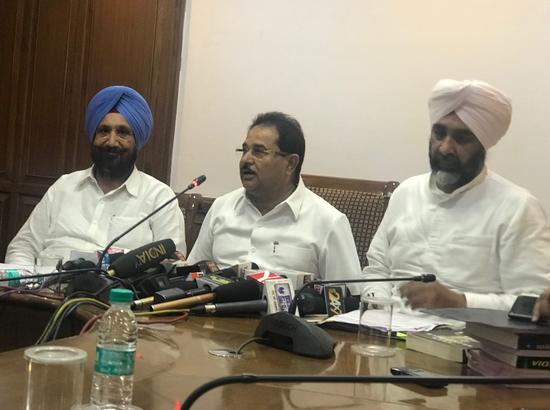 Video : History books Controversy : PC of three Ministers Manpreet Badal , OP Soni and Sukhjinder Singh Randhawa-May 3,2018