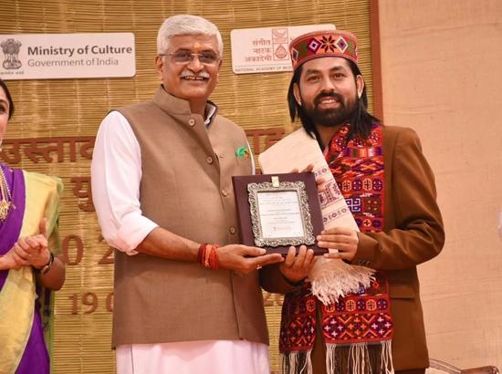 Himachal Folk Singer Inder Jeet conferred with Ustad Bismillah Khan Yuva Puraskar 2024 