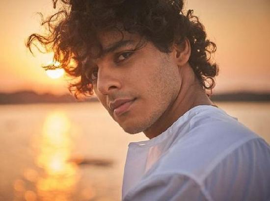 Ishaan Khatter shares hilarious Instagram Vs Reality' lockdown edition video. Watch it here
