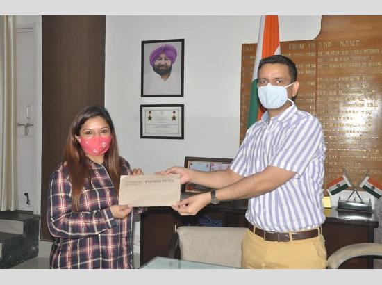 Jalandhar: DC rewards another citizen with Rs 25K for exposing black-marketing of COVID-19 drugs