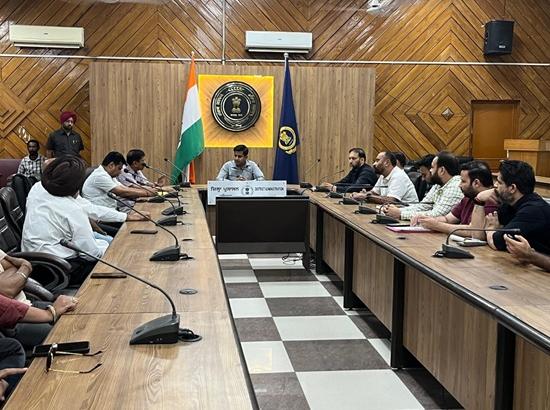 Jalandhar DC orders immediate procurement and lifting of paddy in district's mandis