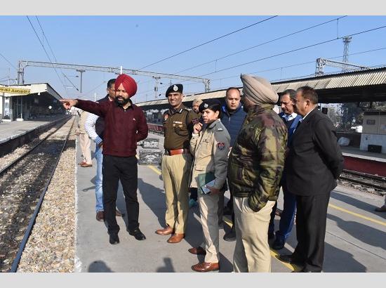 Jalandhar: DC and CP review arrangements for flagging off train by CM on Thursday