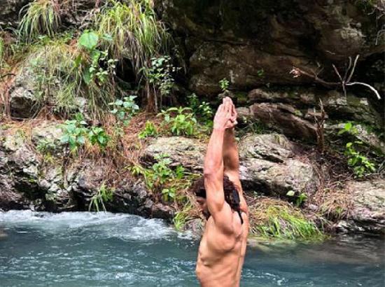 Vidyut Jammwal goes bold during Himalayan retreat, treats fans to pics on birthday