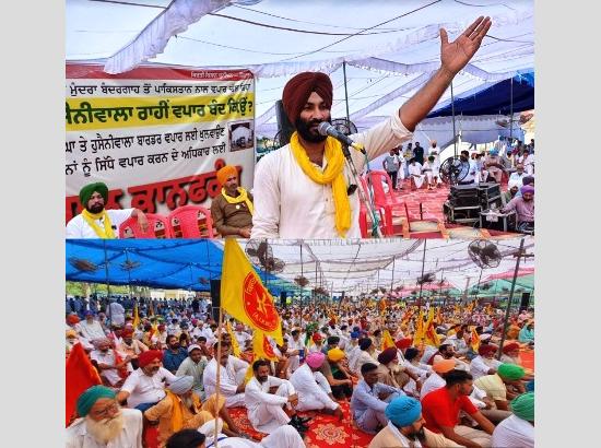 KKU holds massive rally at Hussainiwala, urges Centre govt to open Atari-Wagah and Hussainiwala by road