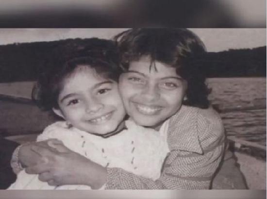 Kajol relives childhood memories on sister Tanishaa Mukerji's birthday