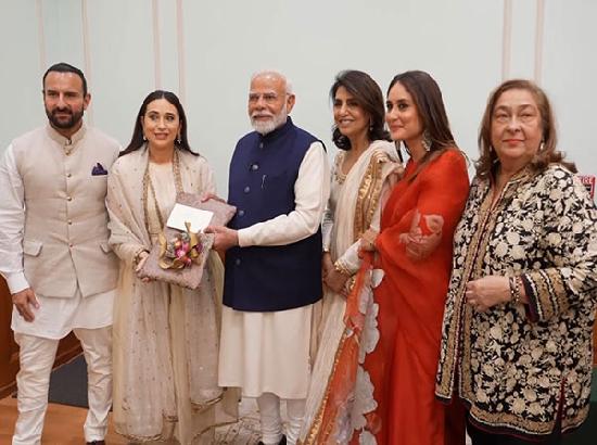 PM Modi meets Kapoor family, recalls Advani and Vajpayee watching Raj Kapoor's 'Phir Subah Hogi'