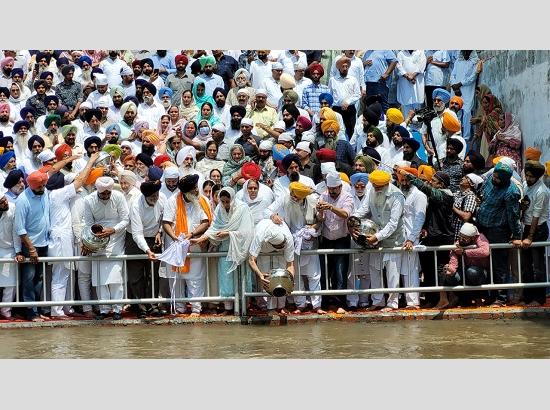 Parkash Singh Badal's ashes immersed at Kiratpur Sahib; View Pics 