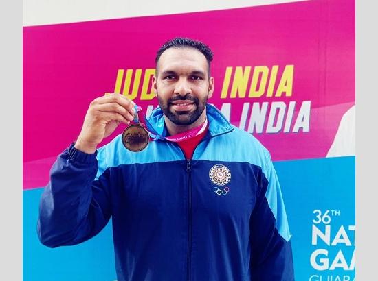 Kirpal Singh wins gold medal in discus throw, makes new record at National Games