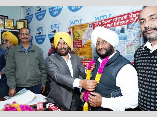 Prominent social activist Satnam Dao announces support to AAP candidate Kulwant Singh