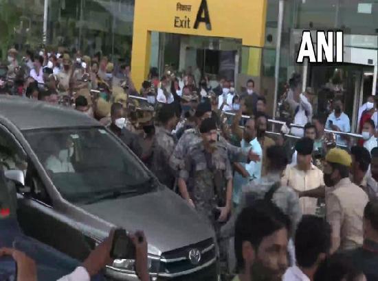 Rahul Gandhi, Channi & other Congress leaders leave for UP's Lakhimpur Kheri from Lucknow airport