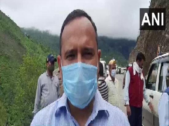 Uttarakhand: Traffic disruption at Tanakpur-Pithoragarh highway due to landslide
