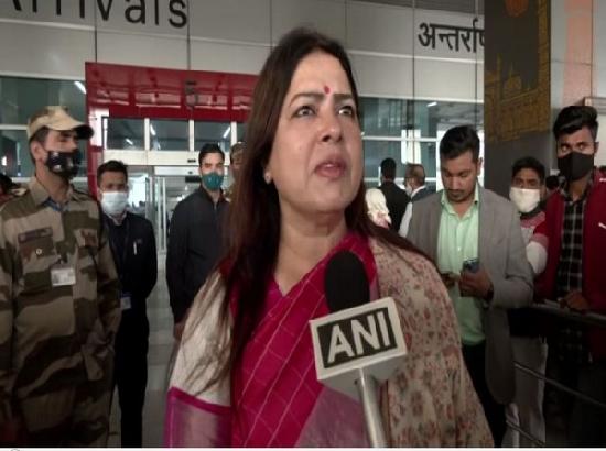 Meenakshi Lekhi welcomes 219 students studying in Ukraine at Delhi airport