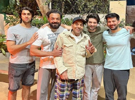 Dharmendra celebrates Lohri with Bobby and his grandsons