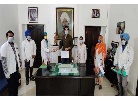 
 MLA, Angad Singh lauds homeopathic department for providing immunity booster medicine