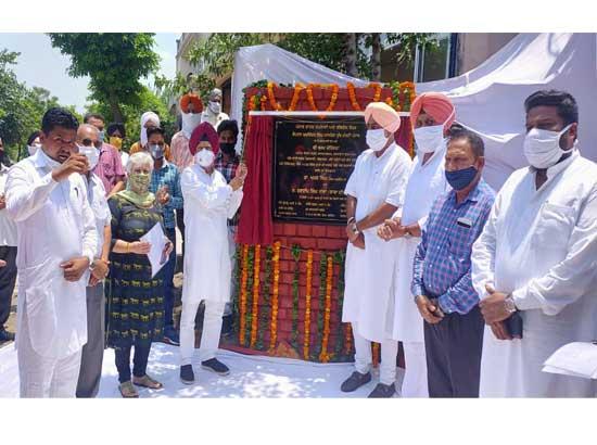 MP laid the foundation stone of Sewer and water supply Project worth Rs.12 Crore at Mandi Gobindgarh